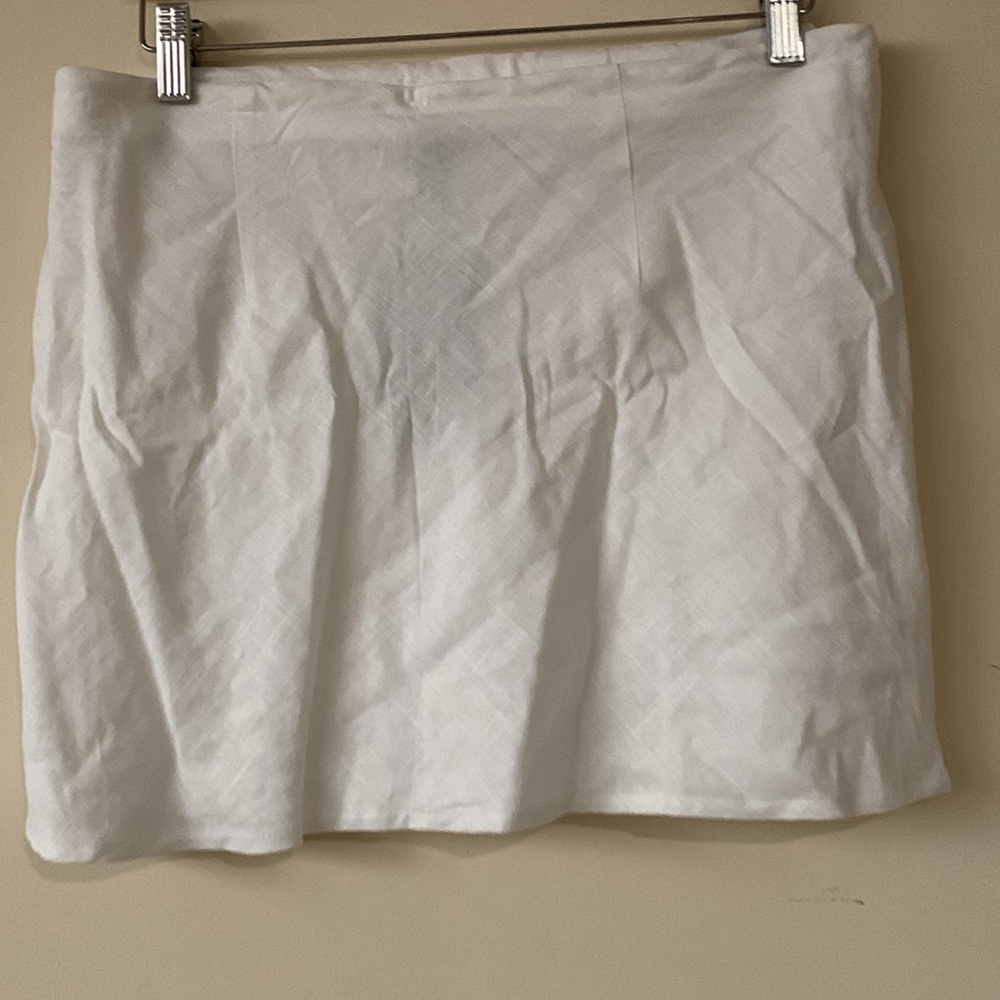 White skirt - Picture 6 of 6
